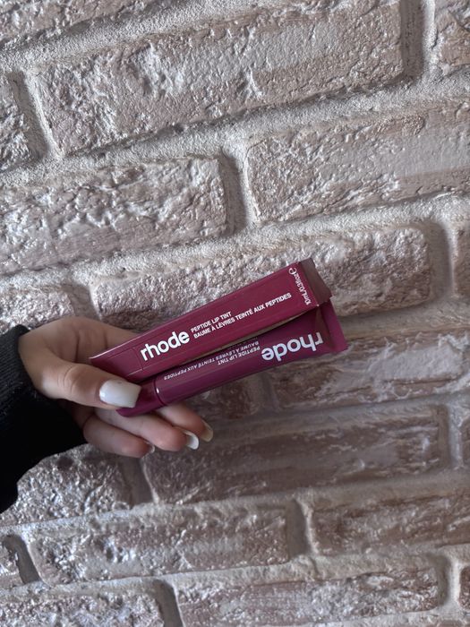 Балсами за устни Rhode