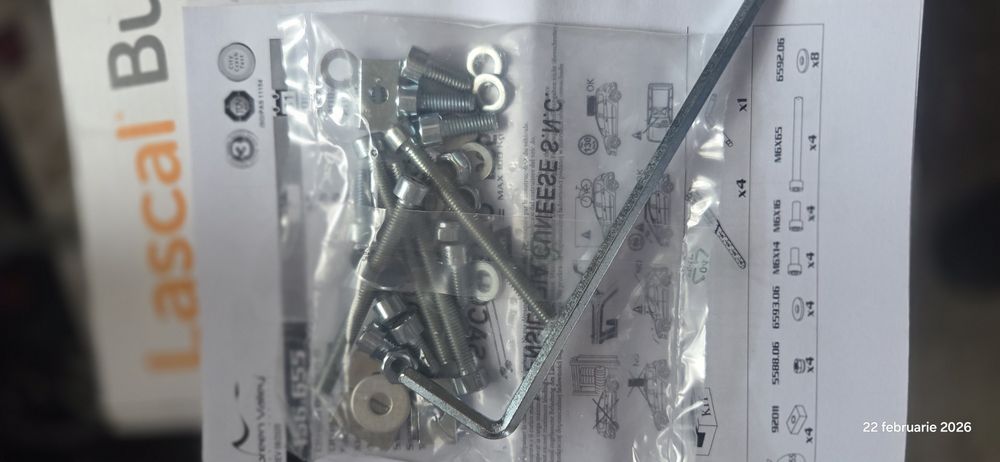 Kit de fixare pentru bare transversale auto