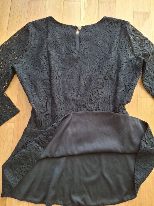 Bluza din dantelă neagră