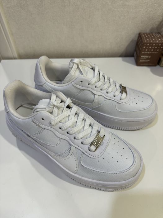 Продам кроссовки nike air force platform