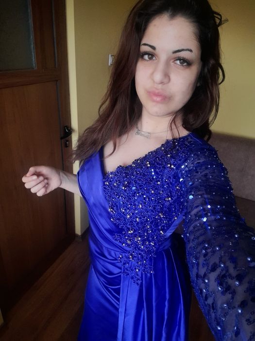 Дамска абитуриентска рокля