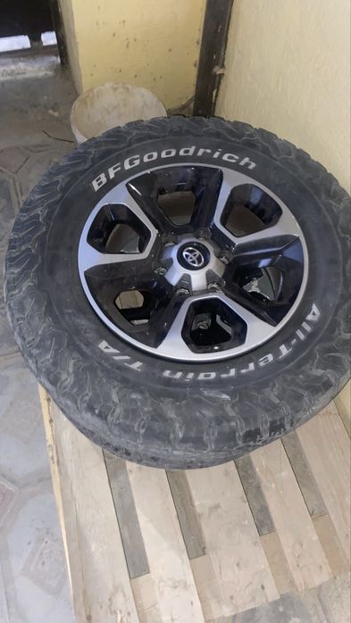 Шины с дисками бу в хорошеем состаяние