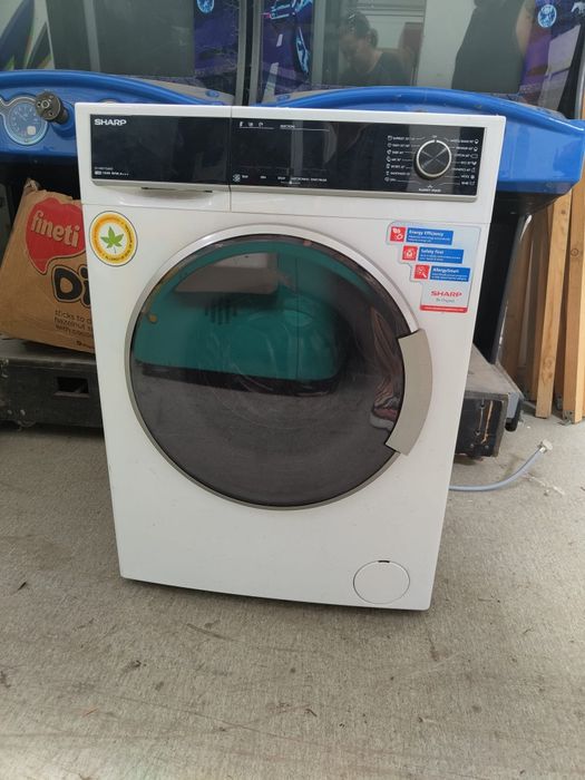 Mașina de spalat rufe Sharp doua bucati la pret de una.