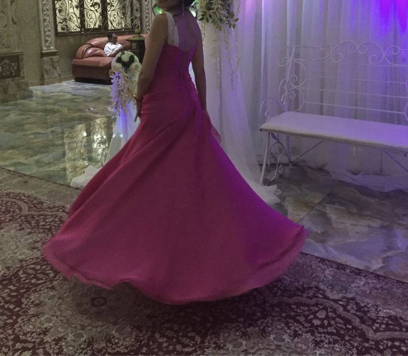 Платье вечернее