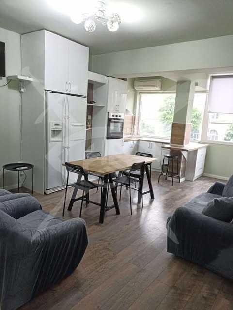 Продава се Четиристаен апартамент в Варна, Център - 115 кв.м за 2896 €/кв.м - Снимка #1