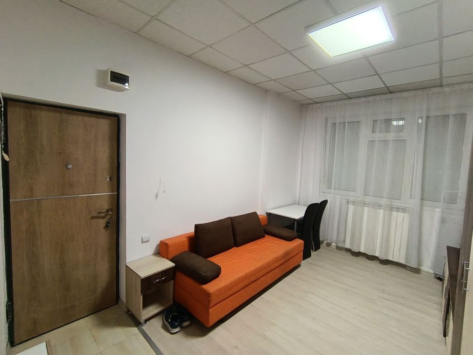 Închiriez garsoniera renovata în zona Rogerius lângă Școala 11