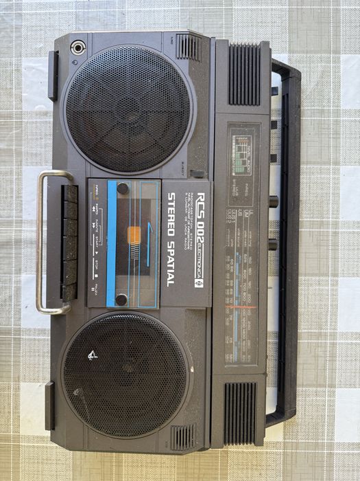 Radio stereo spatial Rcs 002 Pietroasa • OLX.ro