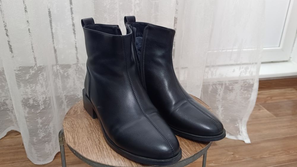 Минималистичные ботильоны