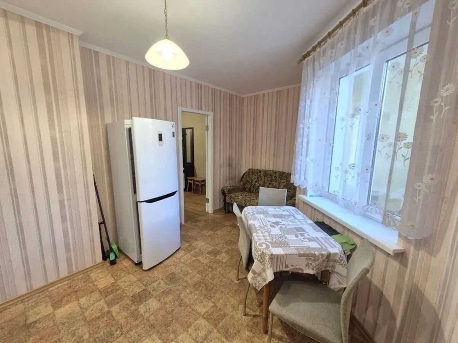 Дава се под наем Двустаен апартамент в София, Зона Б-18 - 55 кв.м за 484.5 € - Снимка #2