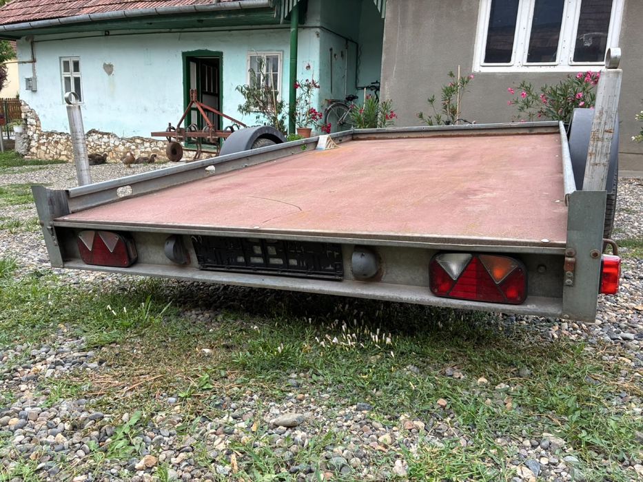 Platforma / trailer