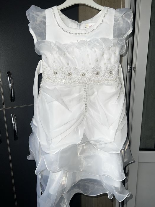 Платье белое нарядное на девочку 7-8 лет