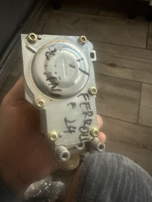 vana gaz 2 bucati stare excelenta tot ce este in imagini pret bun