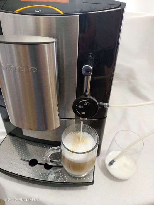 Автоматична кафемашина Miele. Кафе машина Miele.