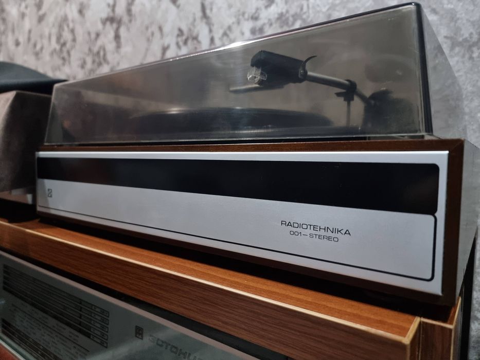 Виниловый проигрыватель высшего класса Radiotehnika 001