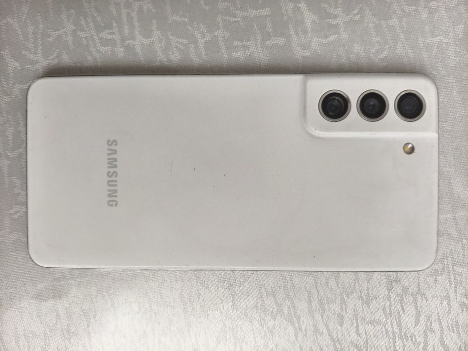 Samsung s21 FE полу идеал