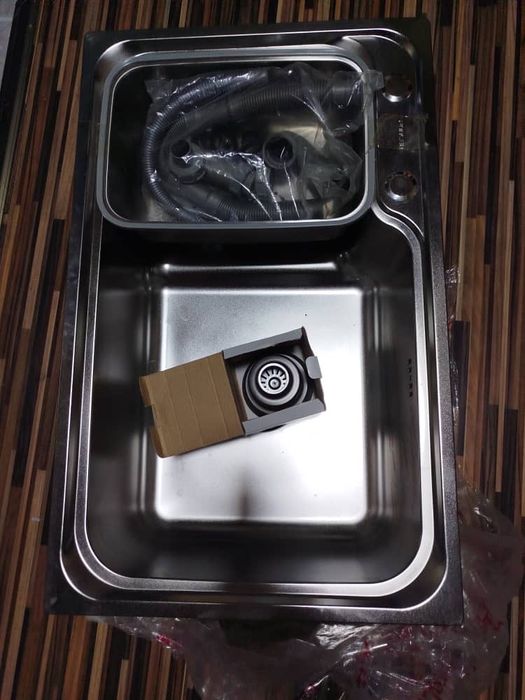 Продаю мойку двойная из нержавейке