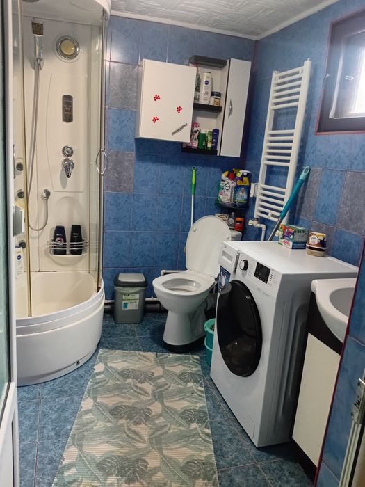 Inchiriez 3 camere vila