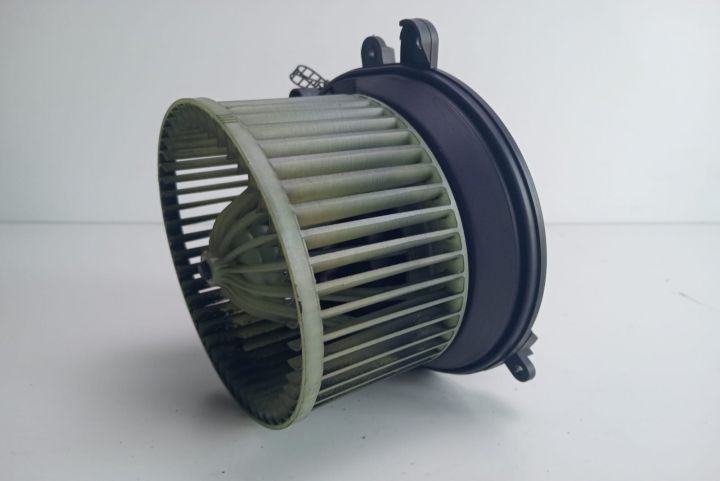 Ventilator habitaclu  8D1820021 Volkswagen VW Passat B5.5 (facelift)