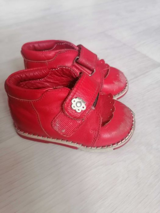 Продам детскую обувь разных размеров