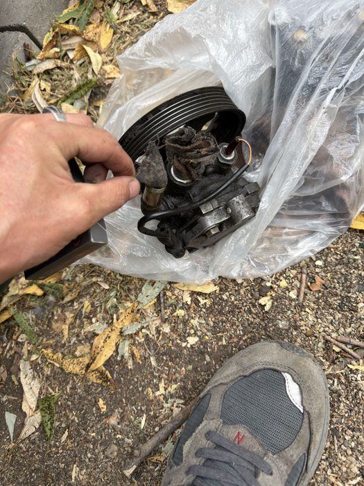Продаю насос гура 6А13