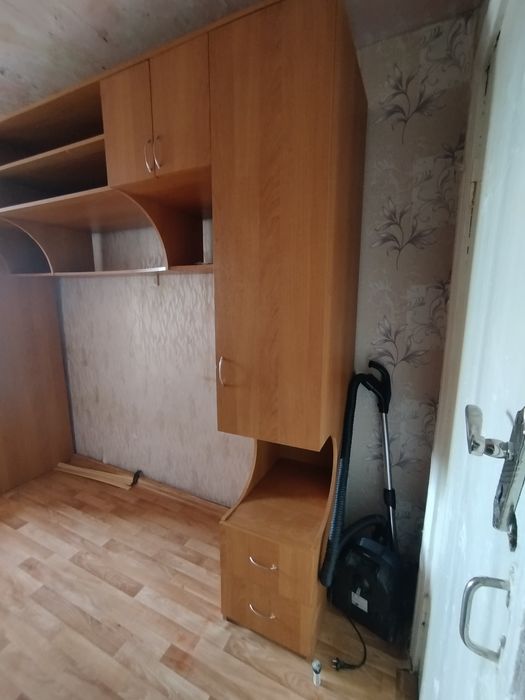 Продам большой шкаф