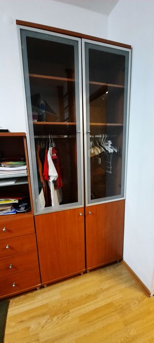 Шкаф, горка,  стенка в гостиную или зал.