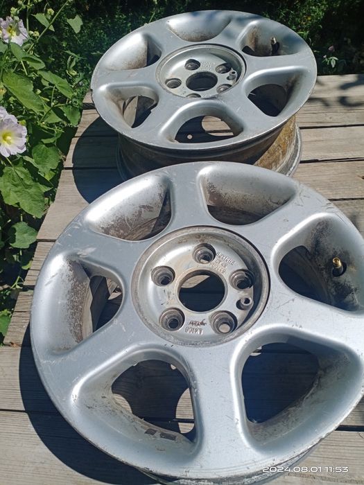 Продам два титановых диска р14 бу