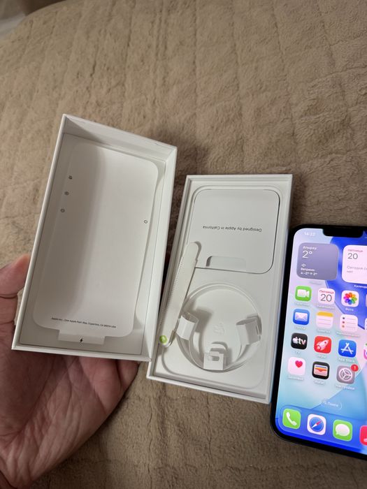 Iphone 13 256 gb. В отличном состояний