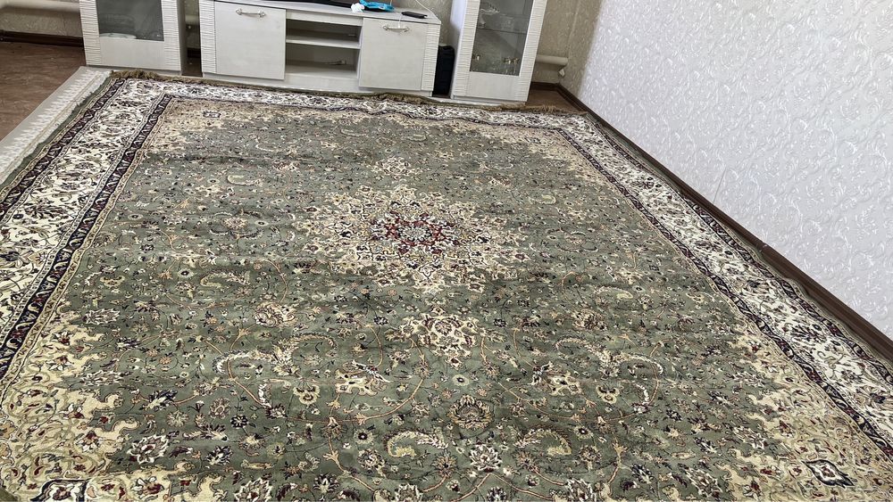Продам шелковый дубайский ковер 3/4