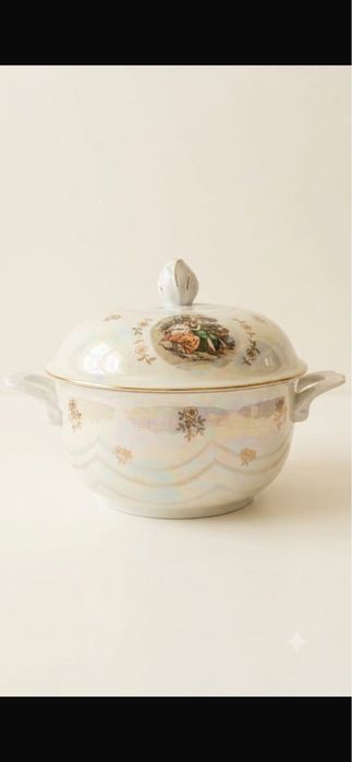 Фарфоровая супница с крышкой , «Мадонна»