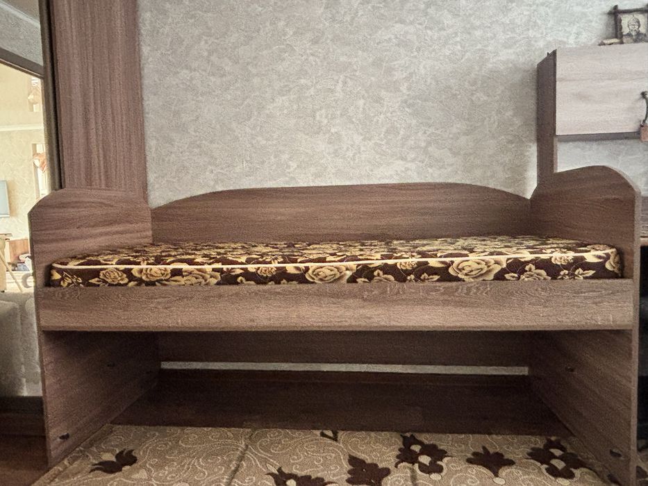 Кровать подростковая