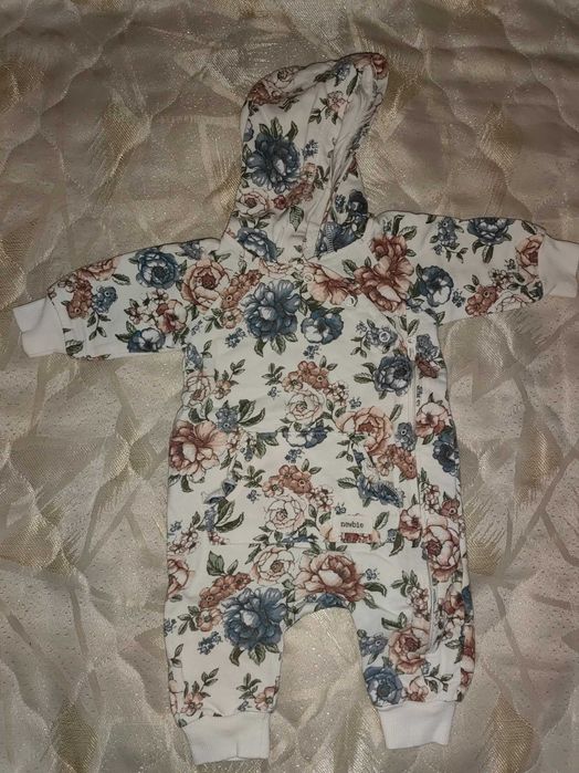 дрехи за новородено момичвнце  50-56