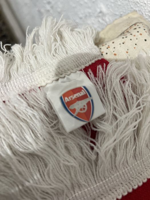 Фенски шал на  фудболния отбор Арсенал