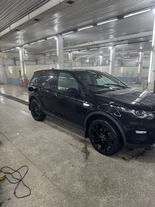 Кроссовер Ланд Ровер Дискавери Спорт