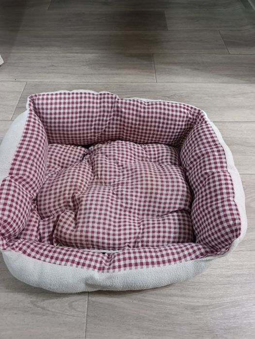 продам лежанку для кошки или собачки
