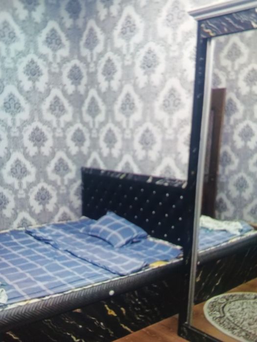 УЧ хонали квартира узок муддатга оилага берилади