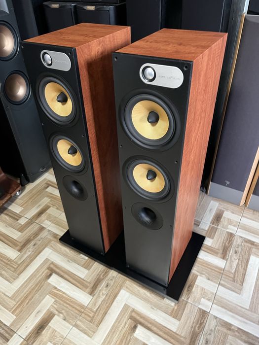 Boxe Top Bowers & Wilkins 684