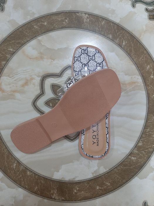 Летний тапочка сотилади