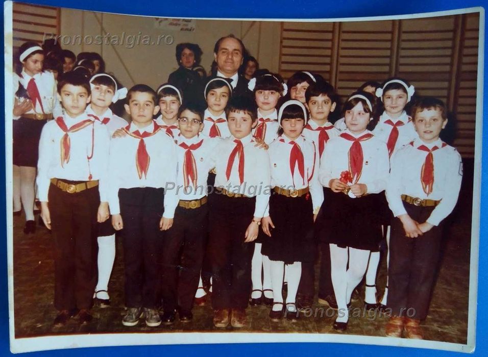 Pionier set  CRAVATA inel  ecuson trese insigna