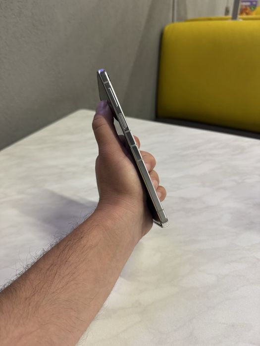 Samsung Z flip5 Идеал 8/512 гб