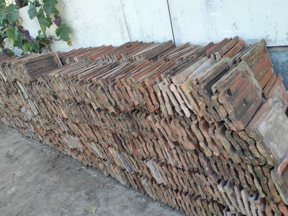 използвани керемиди около 1000 броя