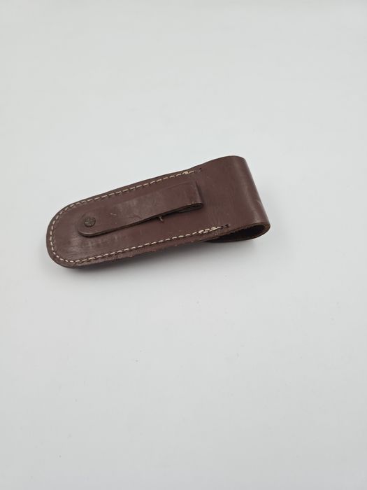 Briceag vechi cu teacă