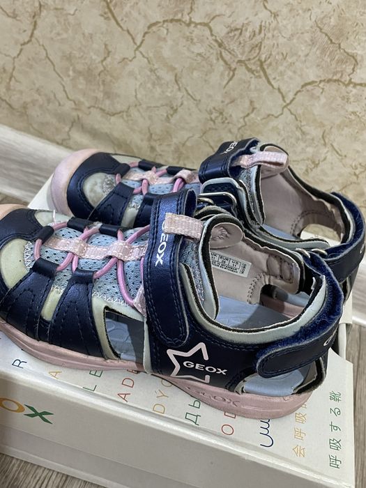 Продам сандалики GEOX