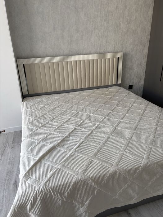 Продам спальный гарнитур