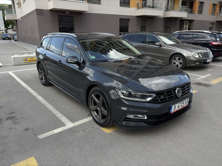 VW Passat 2017 | 2.0 TDI R-Line  (150 к.с.) | DSG | Напълно обслужен и високо оборудван!!!