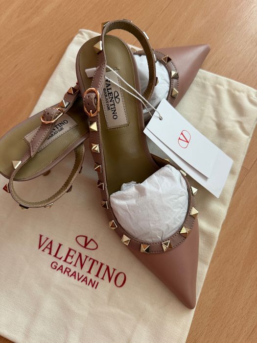 Обувки Valentino