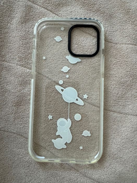 Кейсове за iPhone 12
