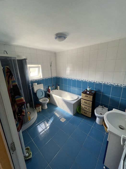 Casa de vanzare complet mobilata