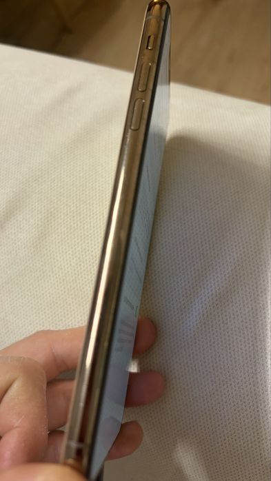 Iphone 11 pro max  256gb  gold