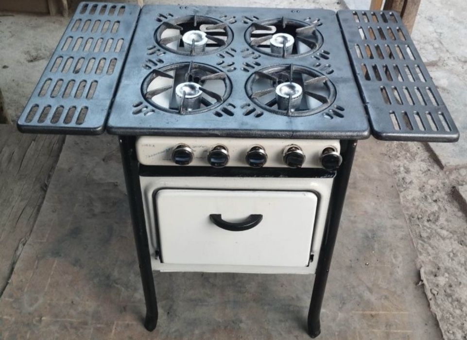Газоавя Плита ну очень хорошем состоянии